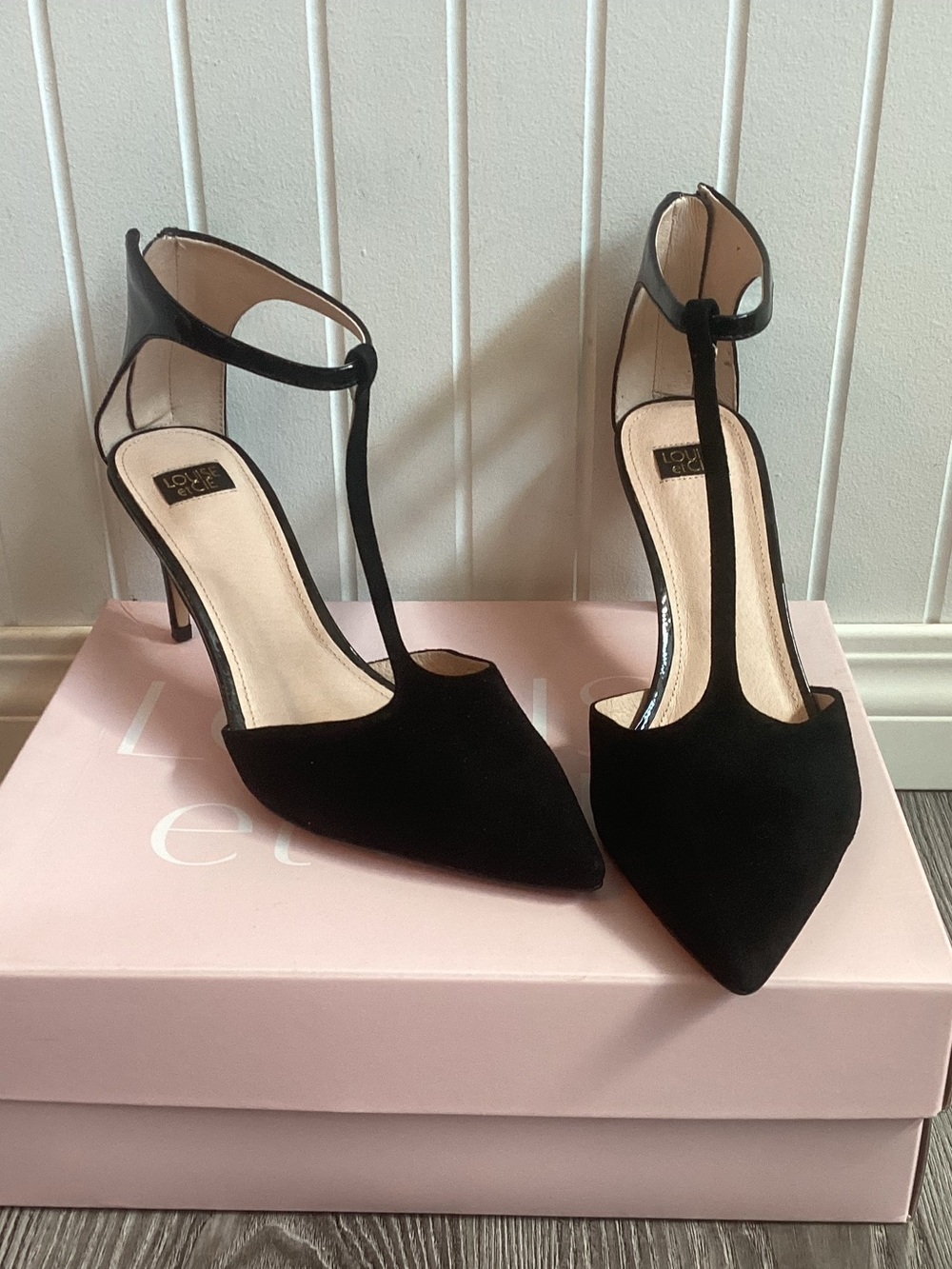 Louise et CIE Lo-Kalona Black Heels (Size 10M)